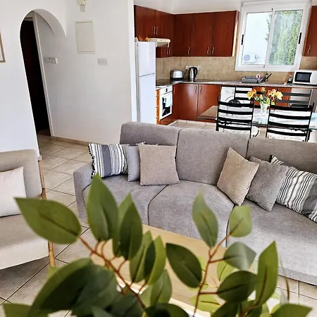 The Brightstay Paphos, 2 Bed Apt, Riviera, Universal * Пафос